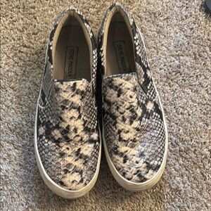 Steve Madden Black and Cream Snake Print Slip-Ons